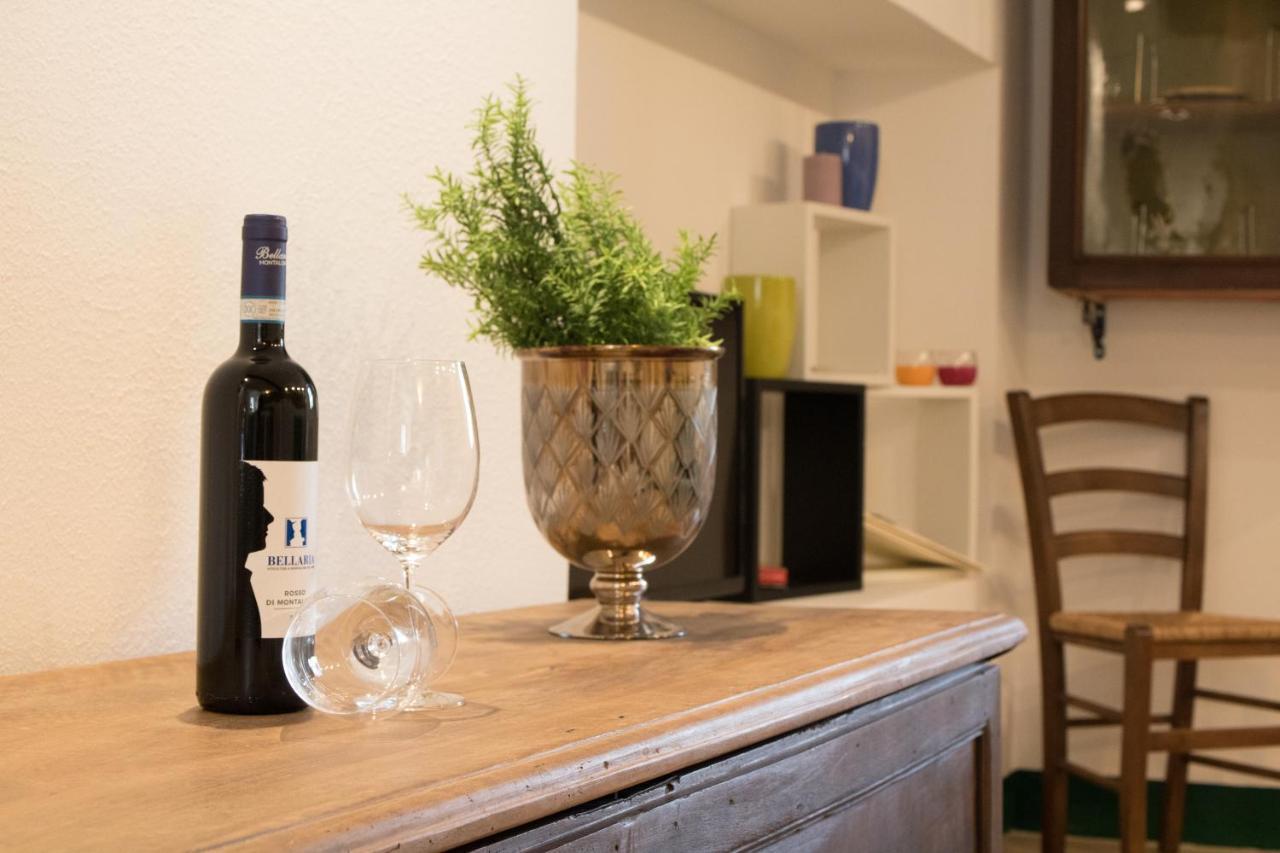 Casa Costa Delle Caserme Монталчино Екстериор снимка